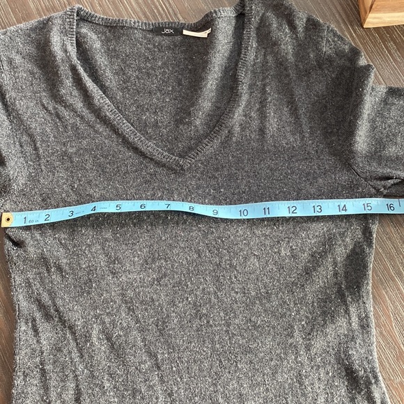 Jax essentials sweater in size small made with silk and cashmere blend. - Picture 6 of 7
